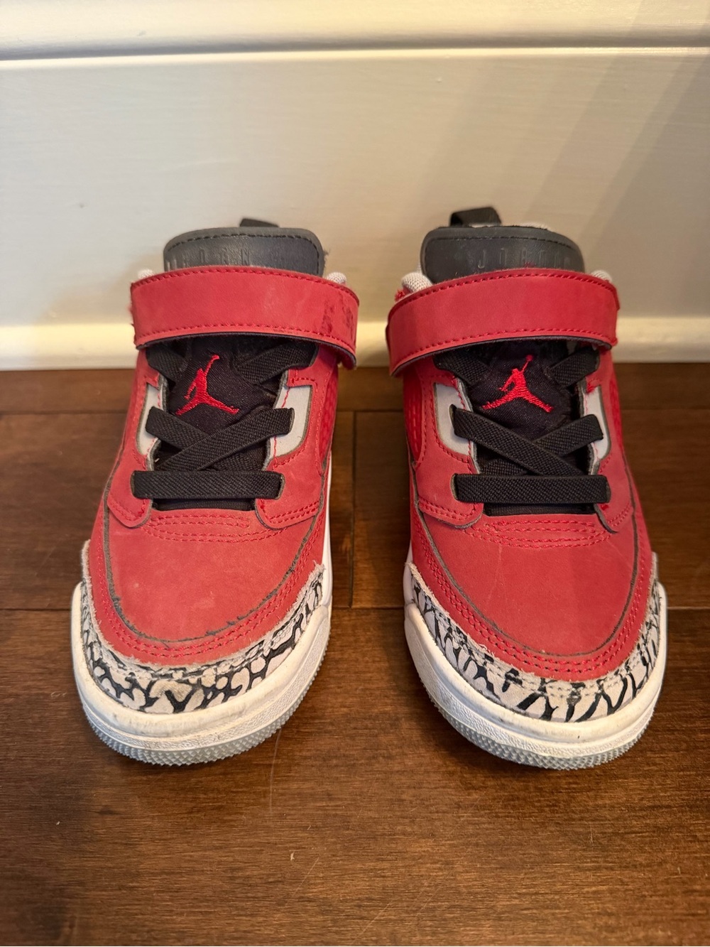 Jordan Spizike Low Toro Kids Sneakers Gym Red Black Size 11C